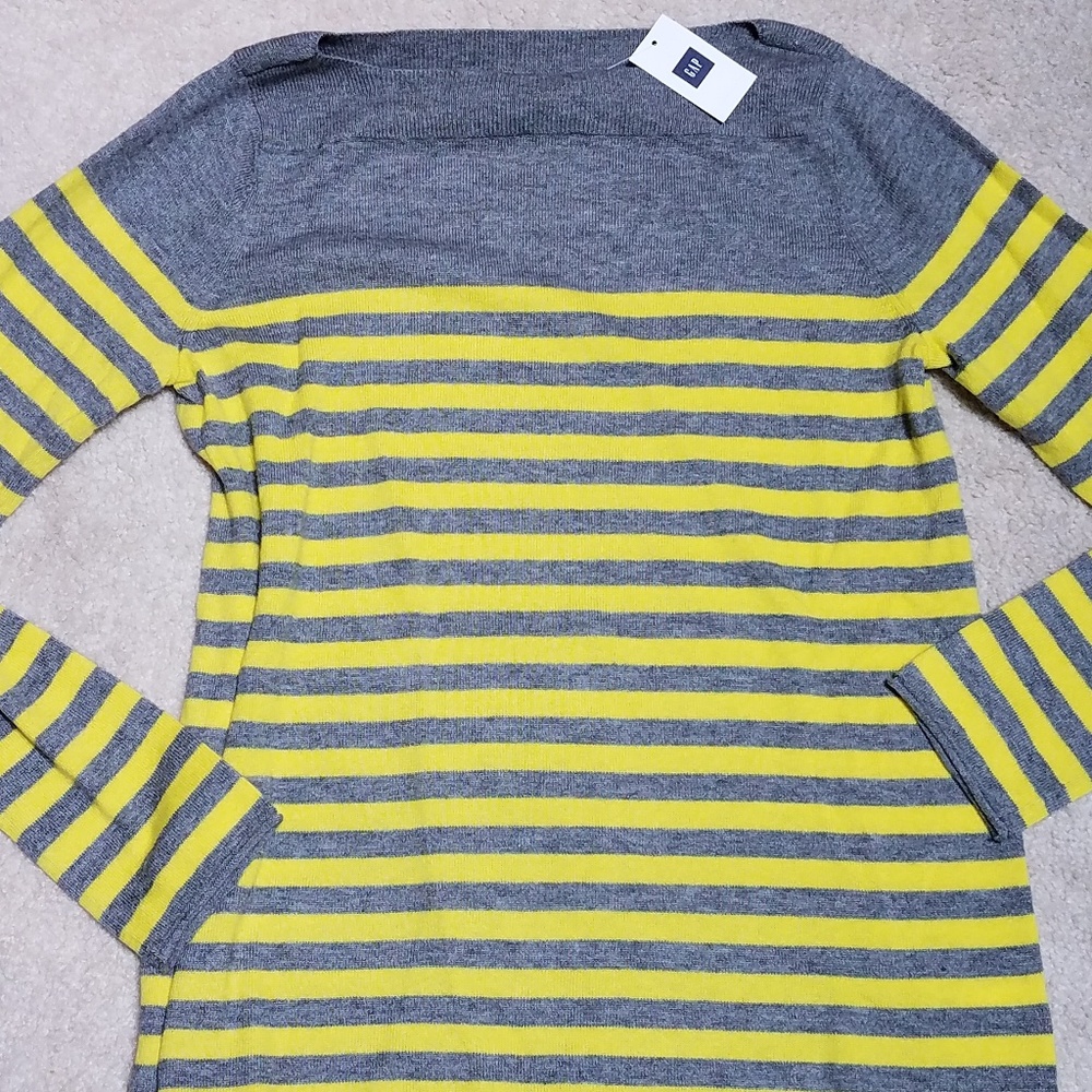3/$15!! Gap XS nwt